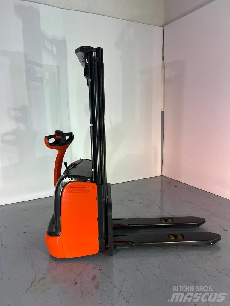 Linde L10 Rankiniai vėžimėliai
