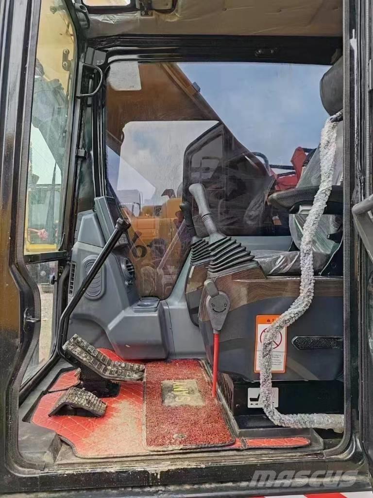 Sany SY215C Vikšriniai ekskavatoriai