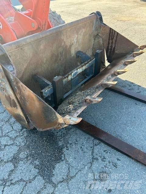 Kubota R 082 Naudoti ratiniai krautuvai