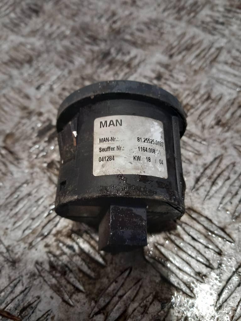 MAN TGA  81255250193 Kabinos ir salonai