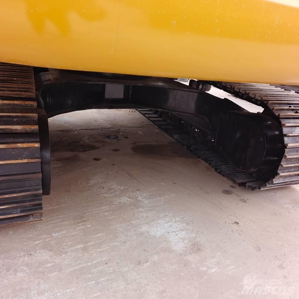 CAT 320D Vikšriniai ekskavatoriai