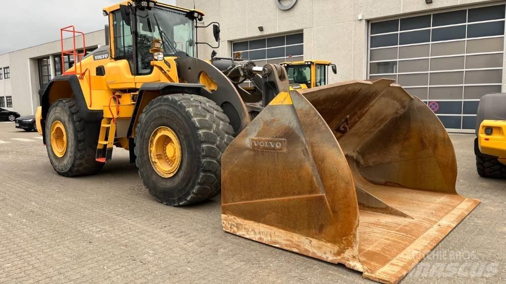 Volvo L260H Naudoti ratiniai krautuvai