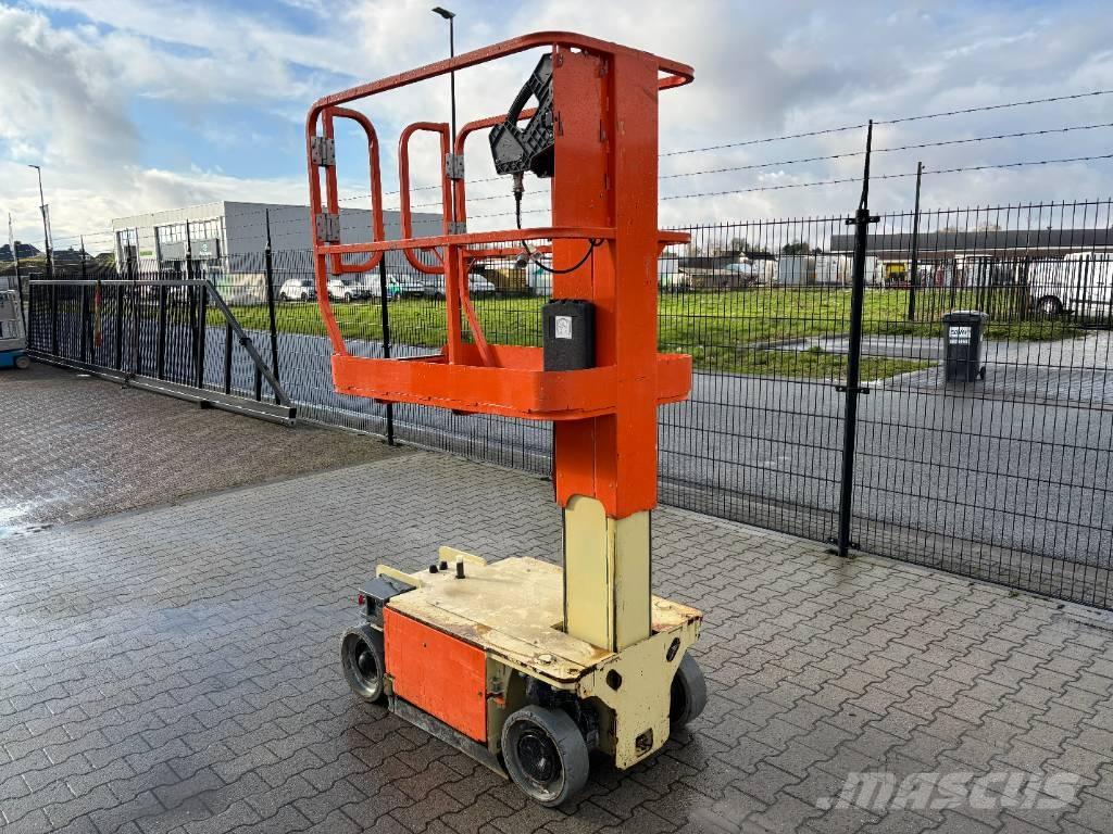 JLG 1230ES Vertikalūs stiebiniai keltuvai