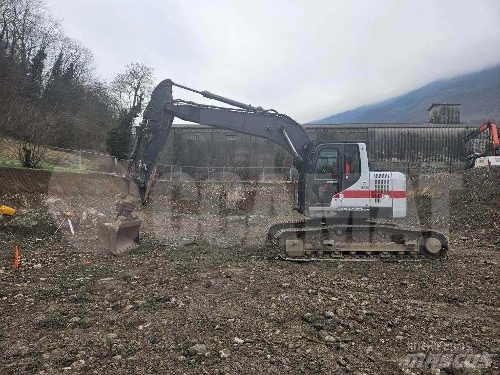Doosan DX 235 LCR Vikšriniai ekskavatoriai