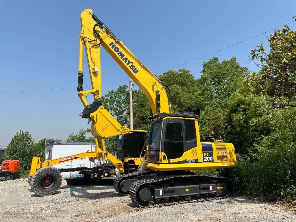 Komatsu PC200-8 Vikšriniai ekskavatoriai