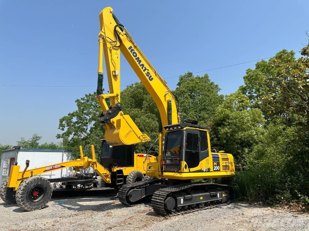 Komatsu PC200-8 Vikšriniai ekskavatoriai