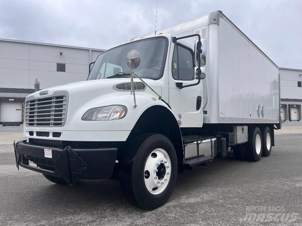 Freightliner M 106 Sunkvežimiai su dengtu kėbulu