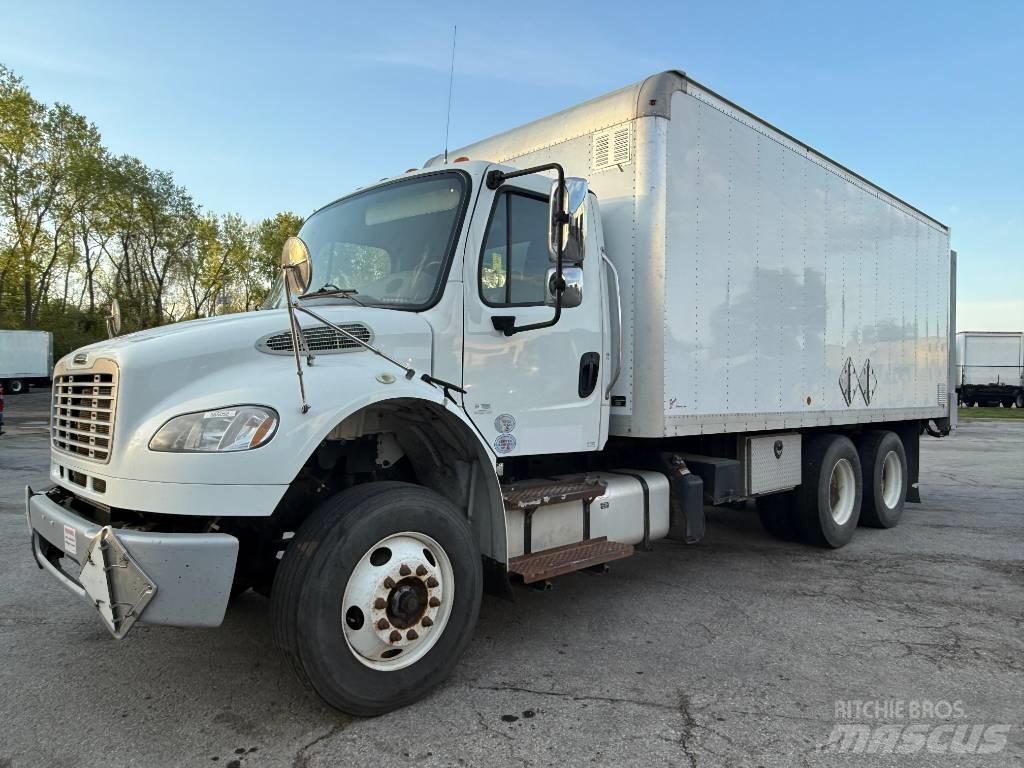 Freightliner M 106 Sunkvežimiai su dengtu kėbulu