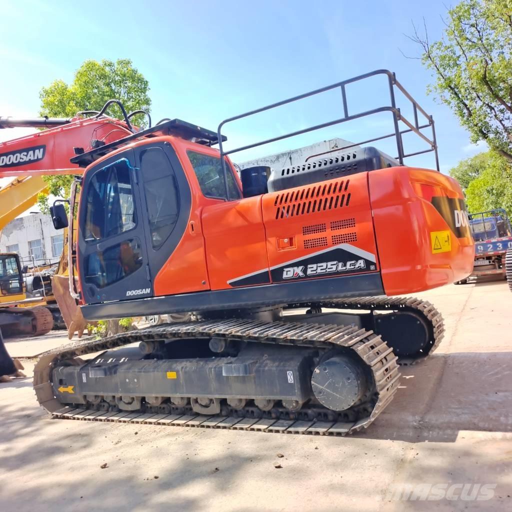 Doosan DX 225 LCA Vikšriniai ekskavatoriai