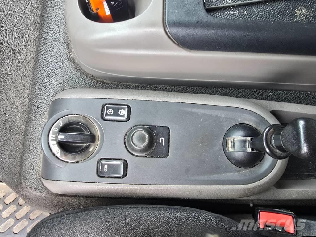 DAF LF210 Sunkvežimiai su dengtu kėbulu