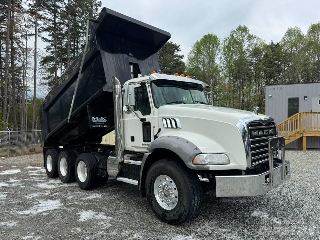 Mack GU813 Savivarčių priekabų vilkikai