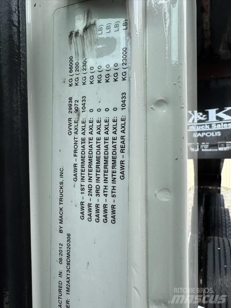 Mack GU813 Savivarčių priekabų vilkikai