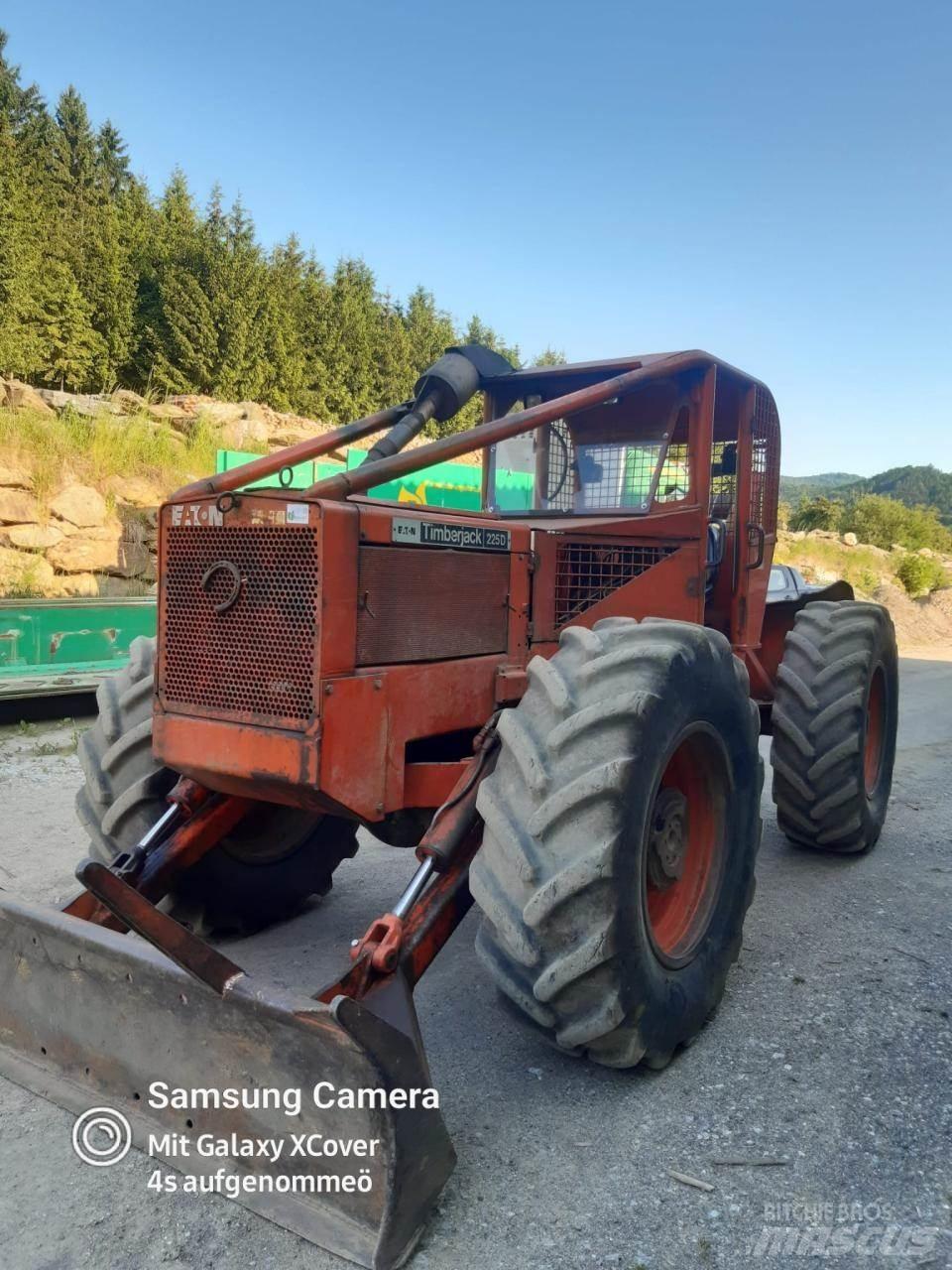 Timberjack 225 D Skiedrovežiai