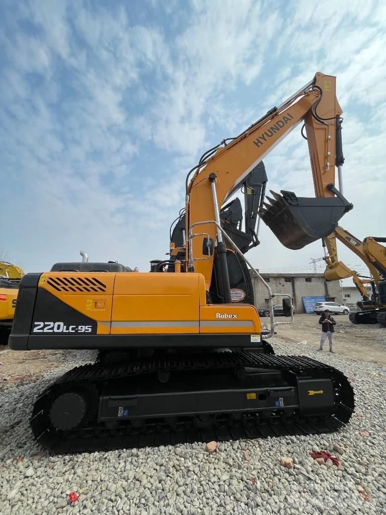 Hyundai 220 Vikšriniai ekskavatoriai