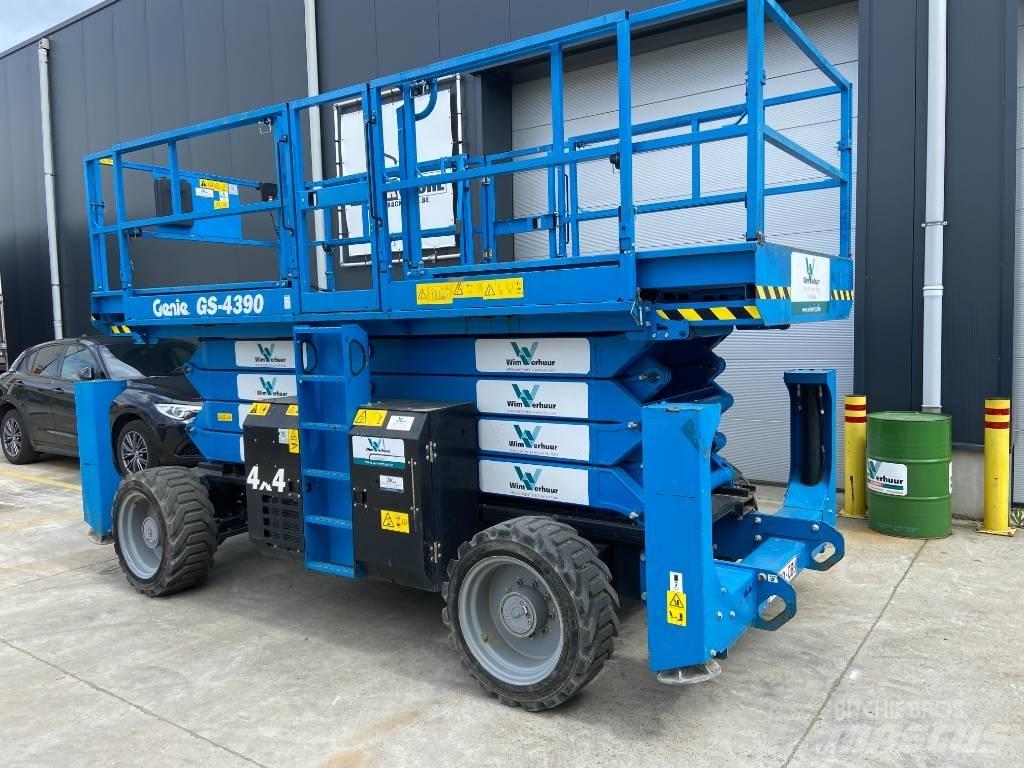 Genie GS 4390 Žirkliniai keltuvai