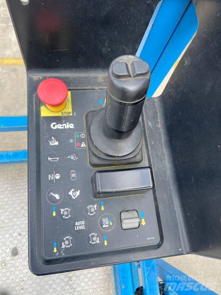 Genie GS 4390 Žirkliniai keltuvai
