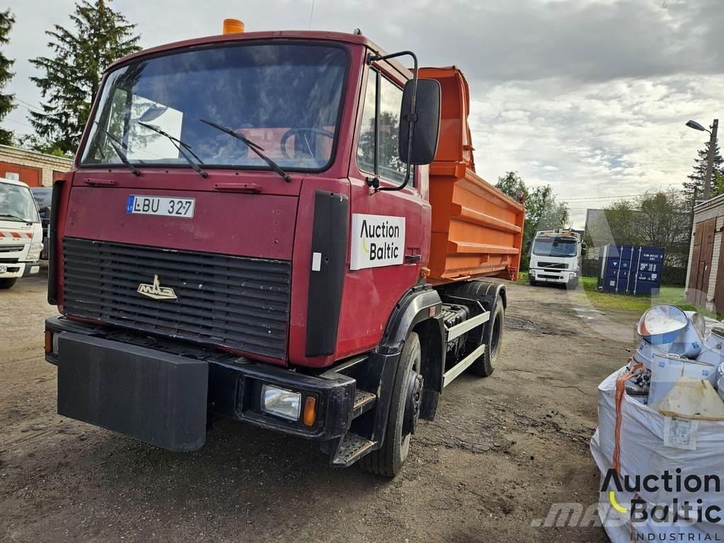 MAZ 555131 Savivarčių priekabų vilkikai