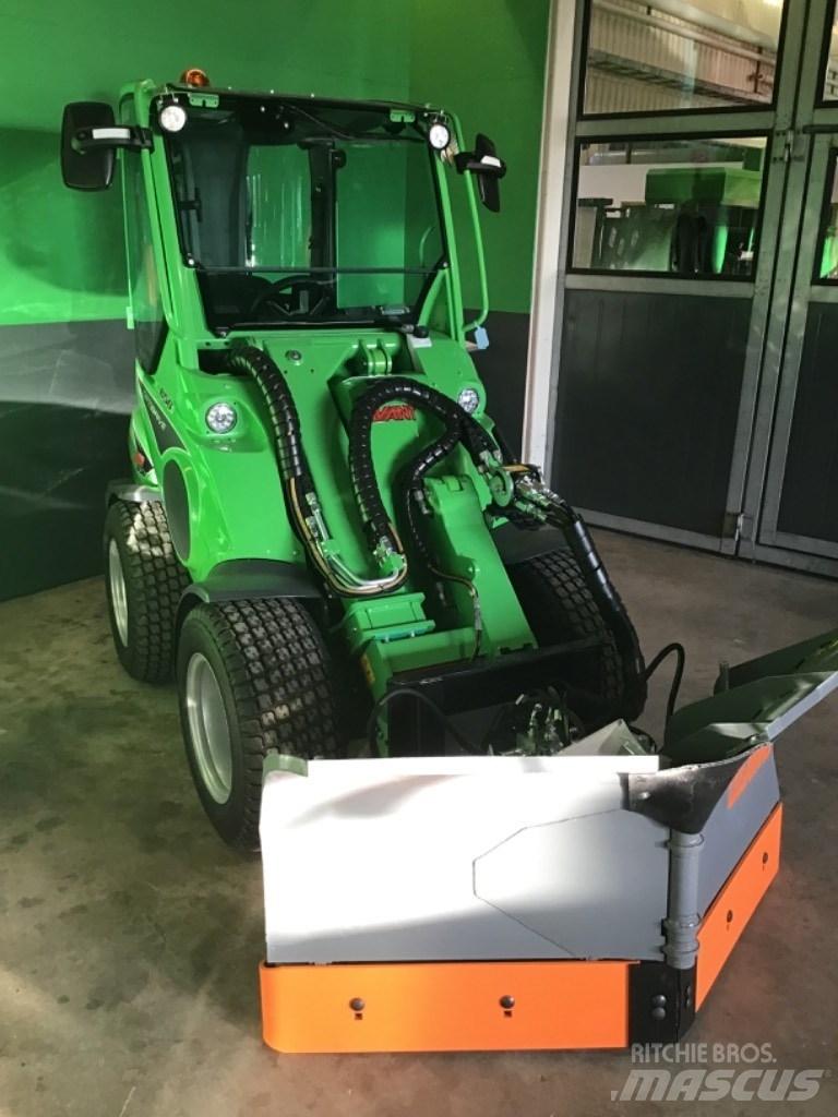 Avant 650I Daugiafunkciniai pakrovėjai