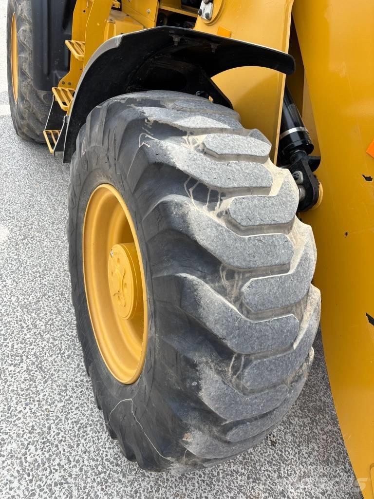CAT 918 M Naudoti ratiniai krautuvai