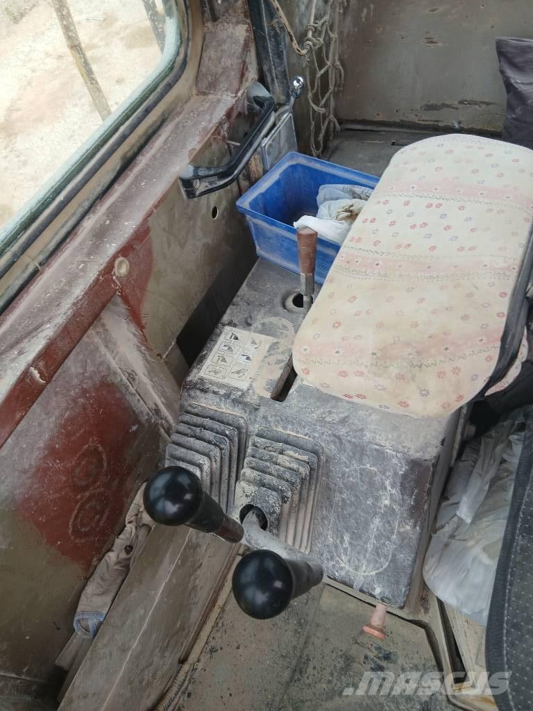 Komatsu WA 600-1 Naudoti ratiniai krautuvai