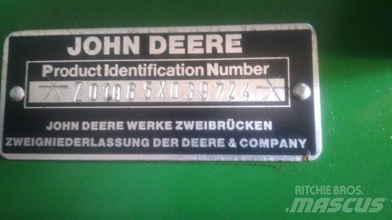John Deere 1065 Derliaus nuėmimo kombainai