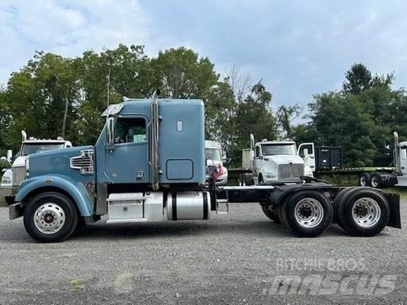 Freightliner 122SD Naudoti vilkikai