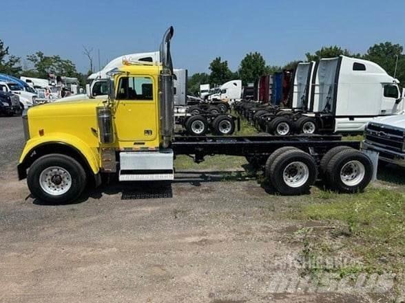 Freightliner FLD120 Važiuoklė su kabina