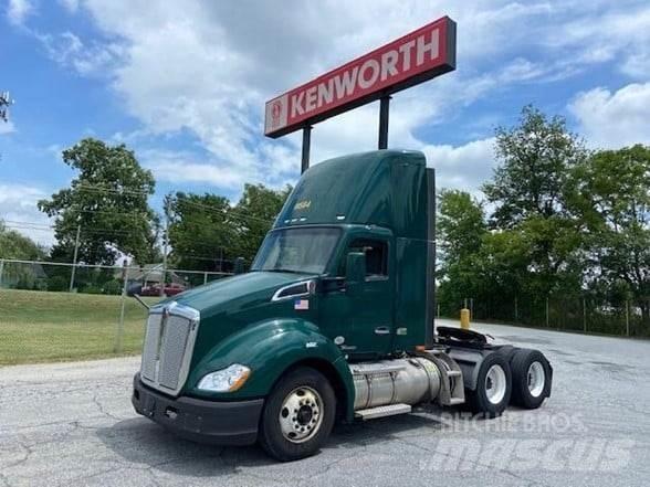Kenworth T680 Naudoti vilkikai