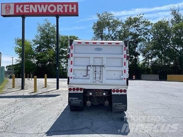 Kenworth T800 Savivarčių priekabų vilkikai