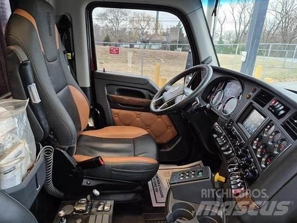 Kenworth T880 Savivarčių priekabų vilkikai