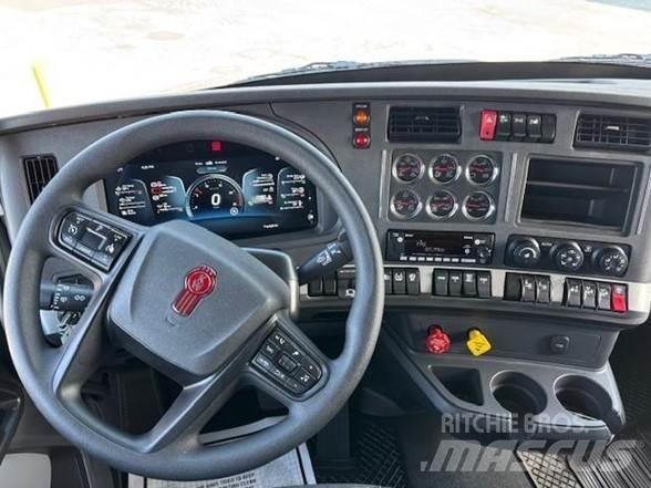Kenworth T880 Savivarčių priekabų vilkikai