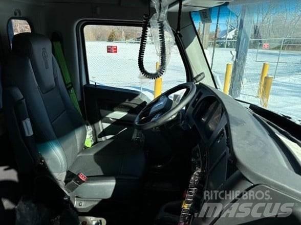 Kenworth T880 Savivarčių priekabų vilkikai