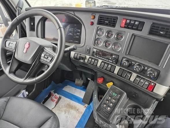 Kenworth T880 Savivarčių priekabų vilkikai