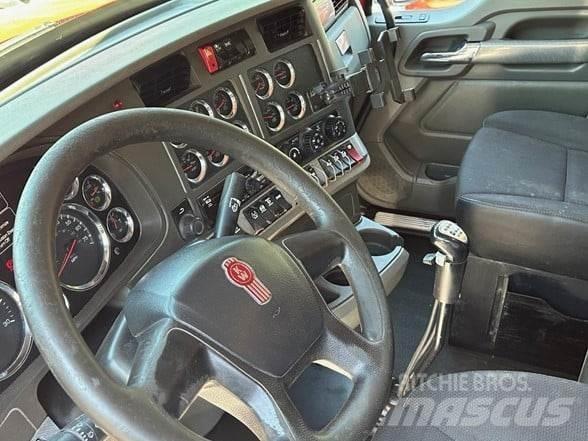 Kenworth T880 Savivarčių priekabų vilkikai