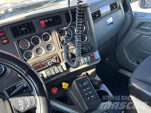 Kenworth T880 Savivarčių priekabų vilkikai