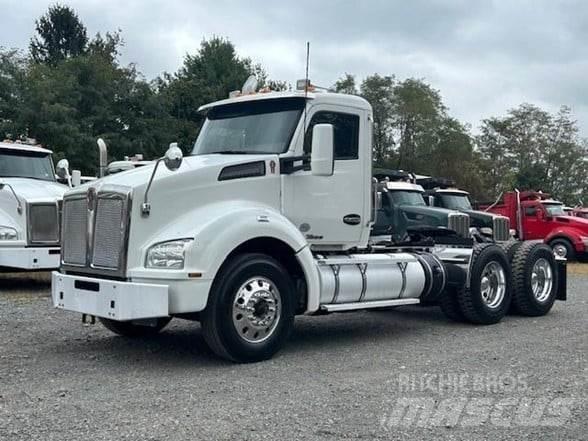 Kenworth T880 Naudoti vilkikai