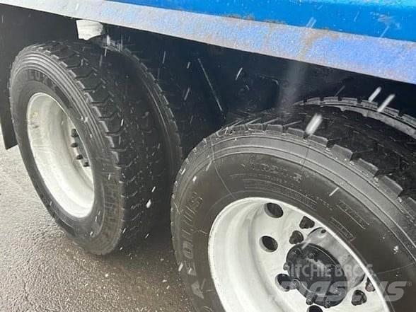 Kenworth T880 Savivarčių priekabų vilkikai
