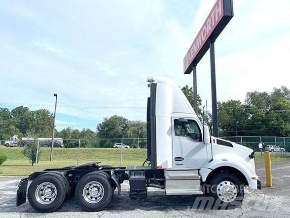 Kenworth T880 Naudoti vilkikai