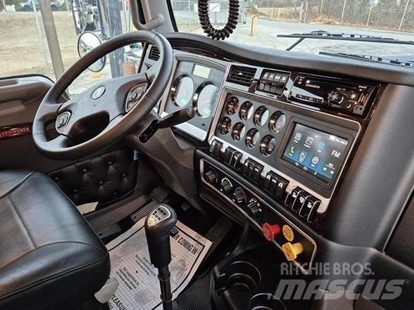 Kenworth W900 Savivarčių priekabų vilkikai