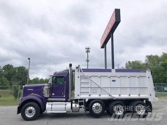 Kenworth W900 Savivarčių priekabų vilkikai