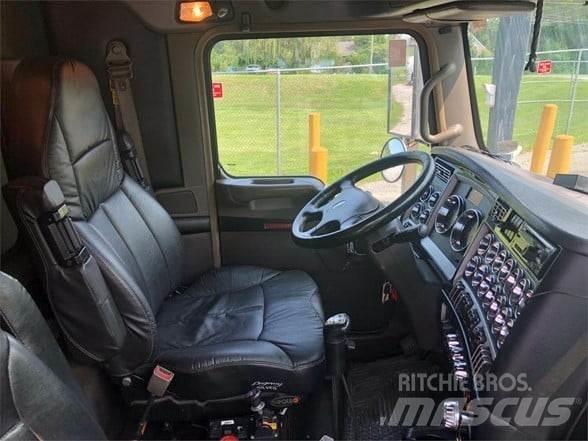 Kenworth W900B Savivarčių priekabų vilkikai