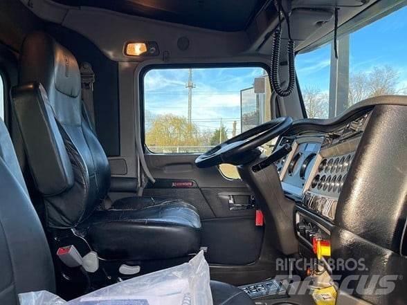 Kenworth W900B Savivarčių priekabų vilkikai