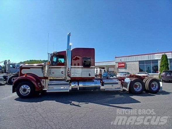 Kenworth W900L Naudoti vilkikai