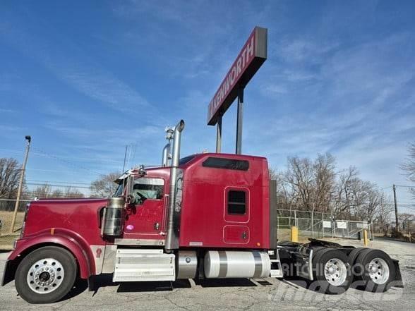 Kenworth W900L Naudoti vilkikai