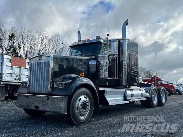 Kenworth W900L Naudoti vilkikai