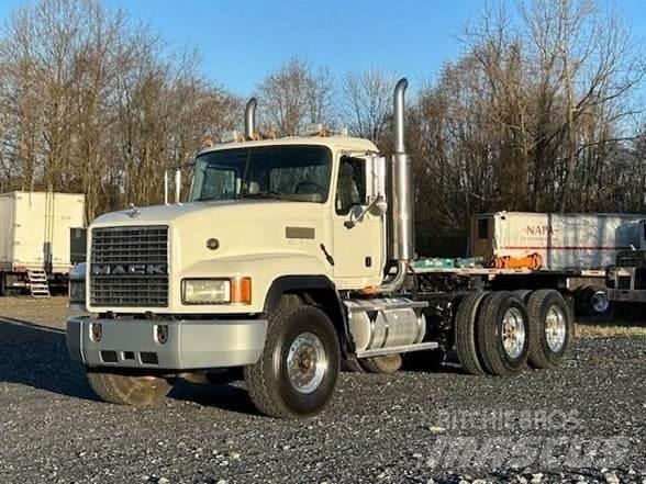 Mack CL733 Naudoti vilkikai