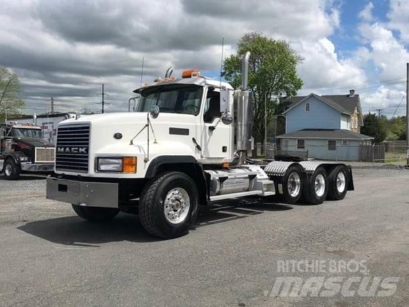 Mack CL733 Naudoti vilkikai