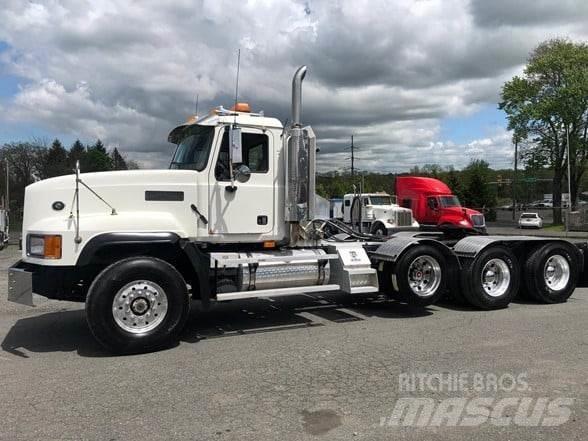 Mack CL733 Naudoti vilkikai