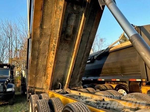 Mack GRANITE GU713 Savivarčių priekabų vilkikai