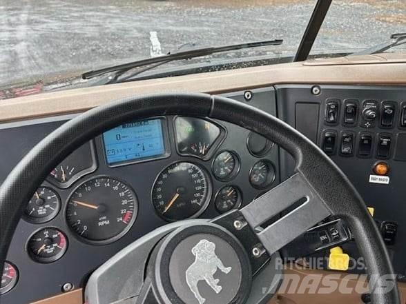 Mack GRANITE GU713 Savivarčių priekabų vilkikai